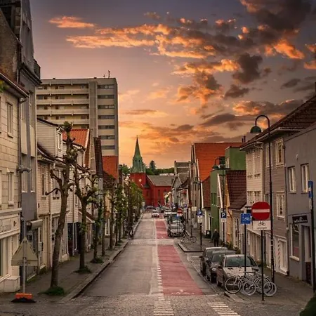 Deluxe Central 2 Bedroom With View And Underground Garage Stavanger Exterior photo